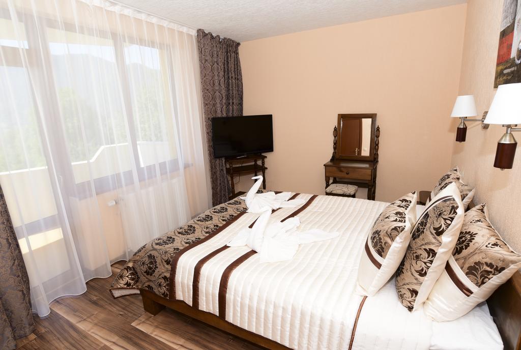 Guesthouse Nefertiti Smolyan Exteriör bild