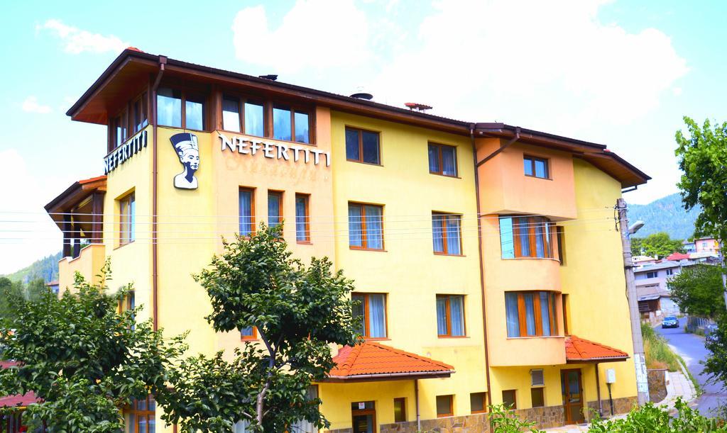 Guesthouse Nefertiti Smolyan Exteriör bild