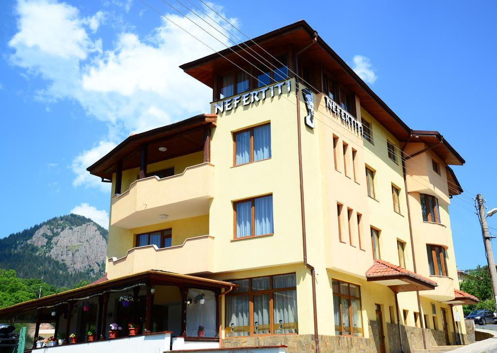 Guesthouse Nefertiti Smolyan Exteriör bild